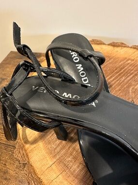 Vero Moda Black Patent Strappy Mid-Heel Sandals